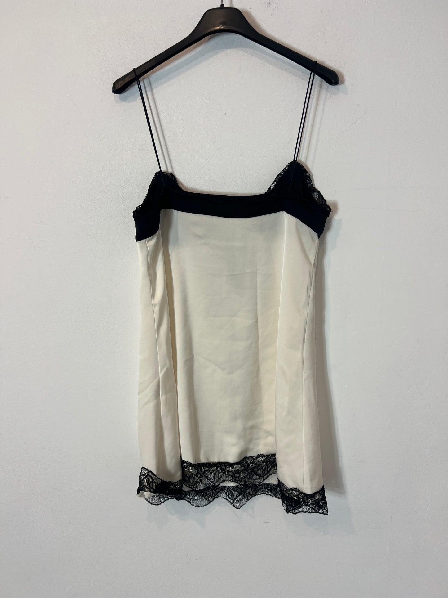 NUTKA STUDIOS. Vestido corto seda lencero. T XS