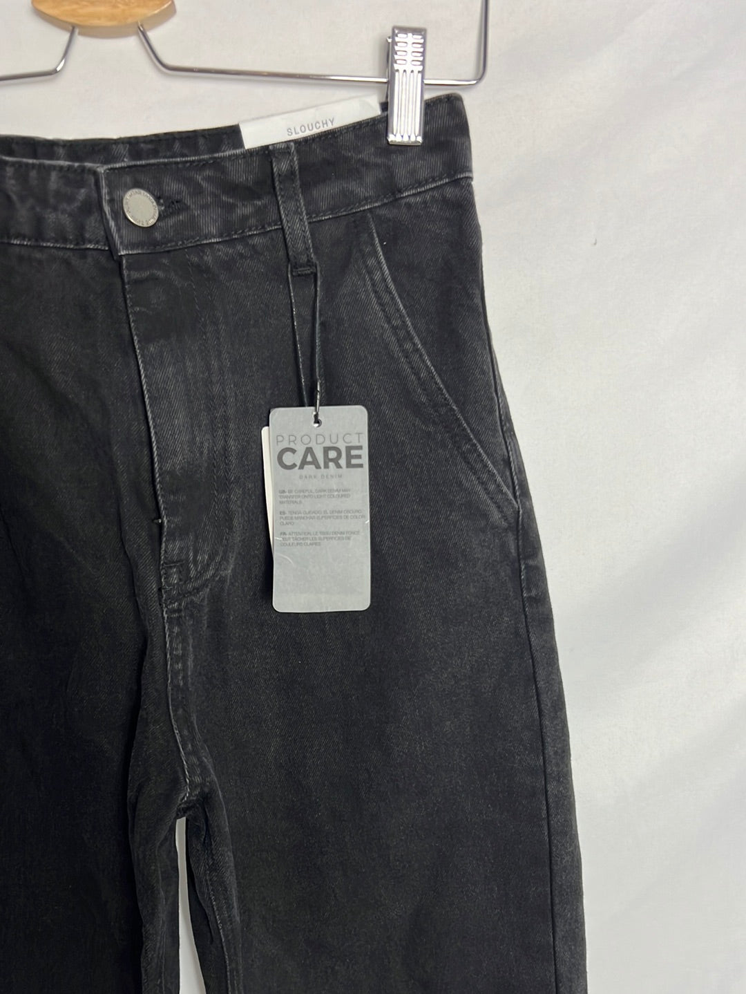 STRADIVARIUS . Pantalón denim negro slouchy. T 34