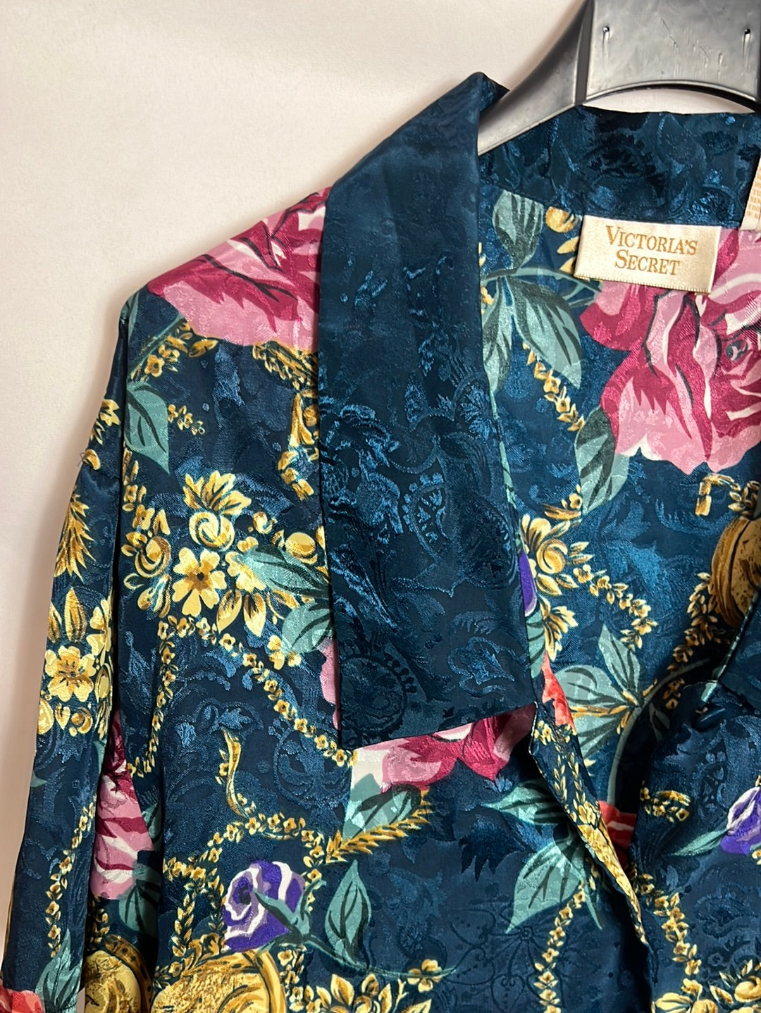 VICTORIA’S SECRET. Blusa manga corta estampada. T S