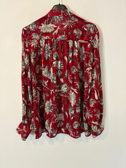 ZARA. Blusa fluida color vino