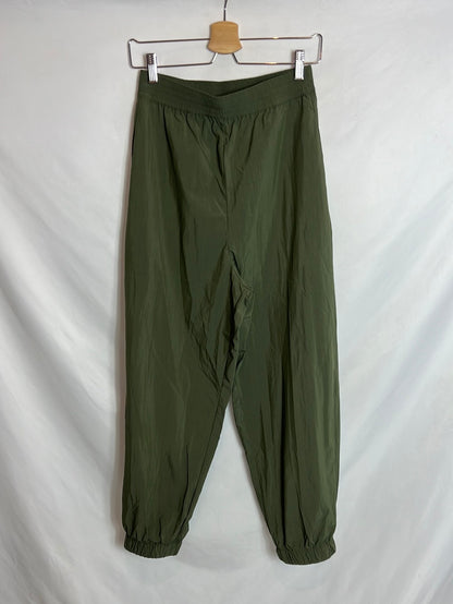 OYSHO. Textured green trousers. TS