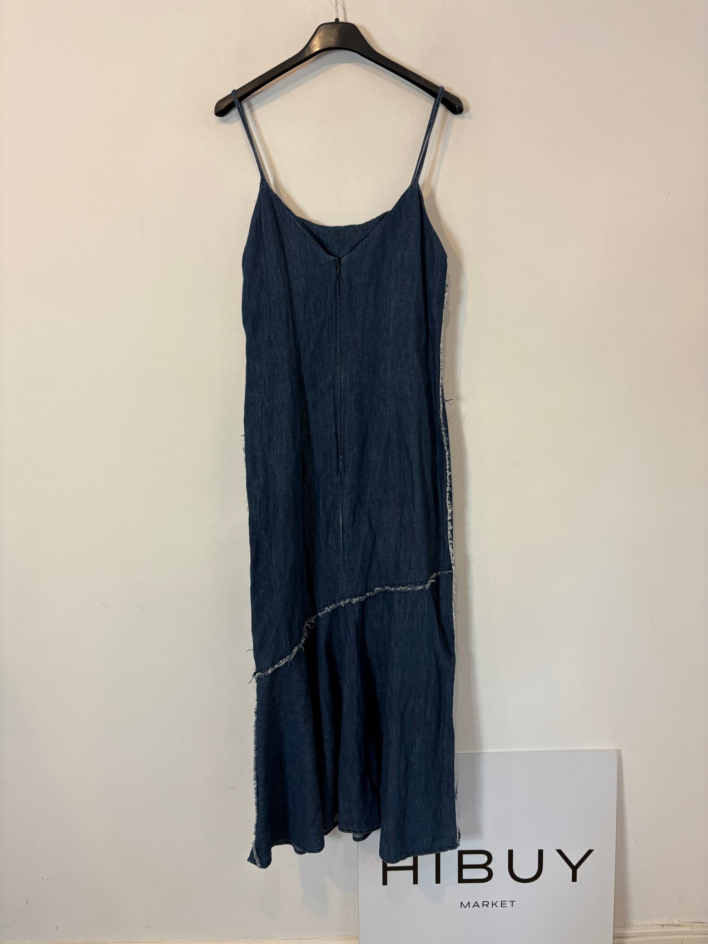 ZARA. Vestido largo denim detalles deshilachados
