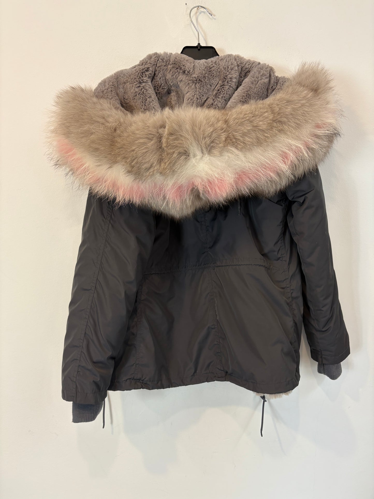 DUCIE. Parka gris pelo natural