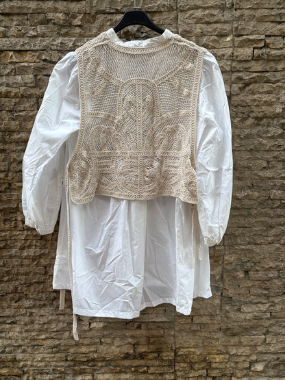 ZARA. Vestido corto detalle croché. T M