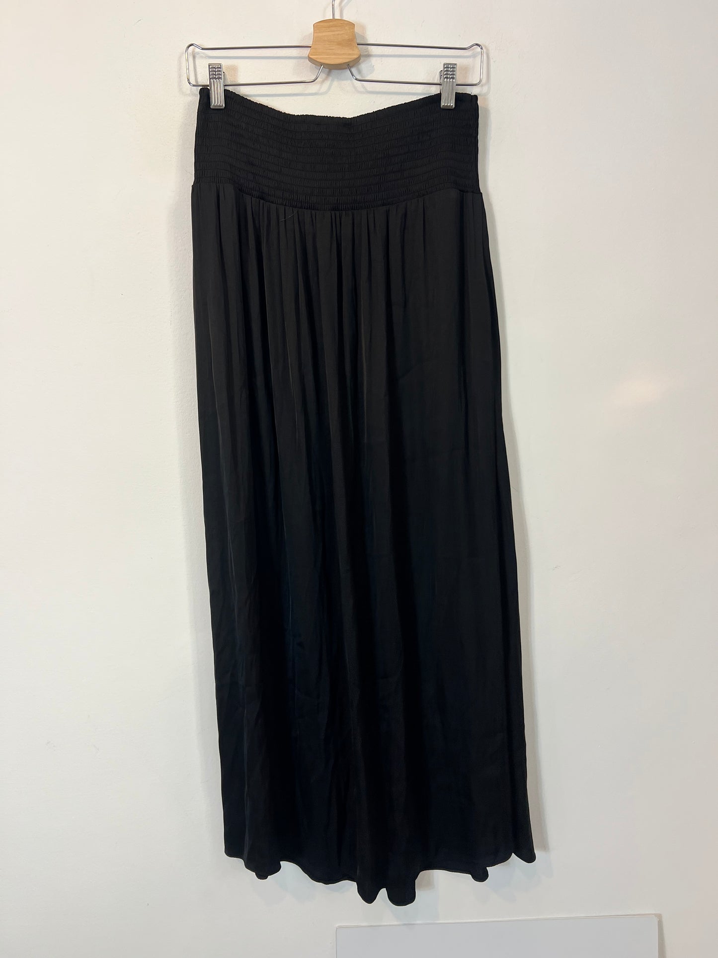 ZARA. falda larga negra cintura