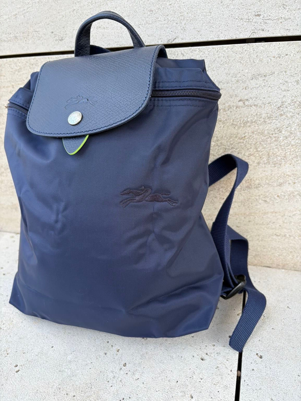 LONGCHAMP. Mochila Le Pliage en azul marino