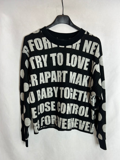 SANDRO. Jersey negro letras. T S