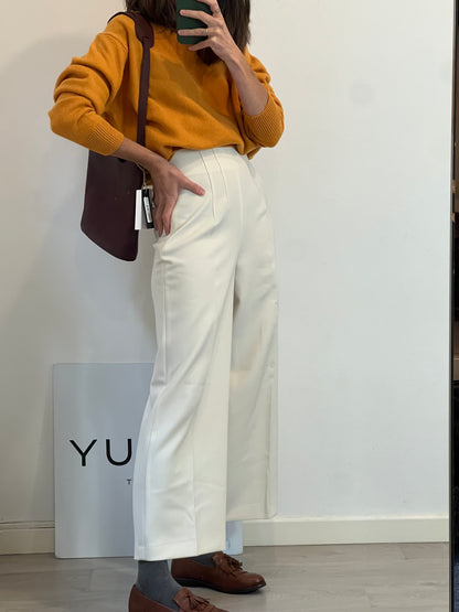 ZARA. Pantalón blanco pinzas