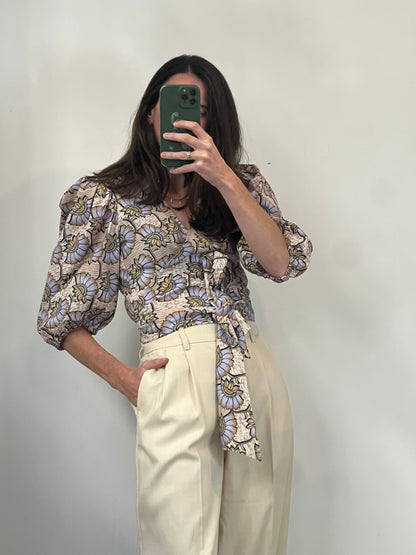 CLAUDIE PIERLOT. Blusa flores cruzada