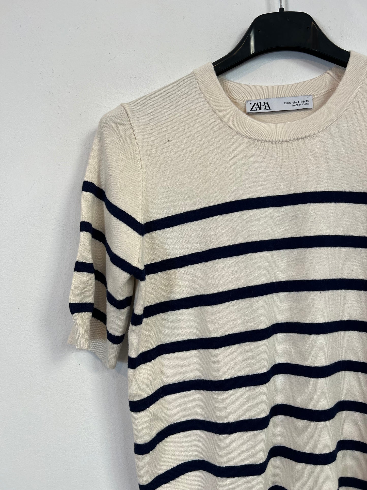 ZARA. Top punto de rayas T.s