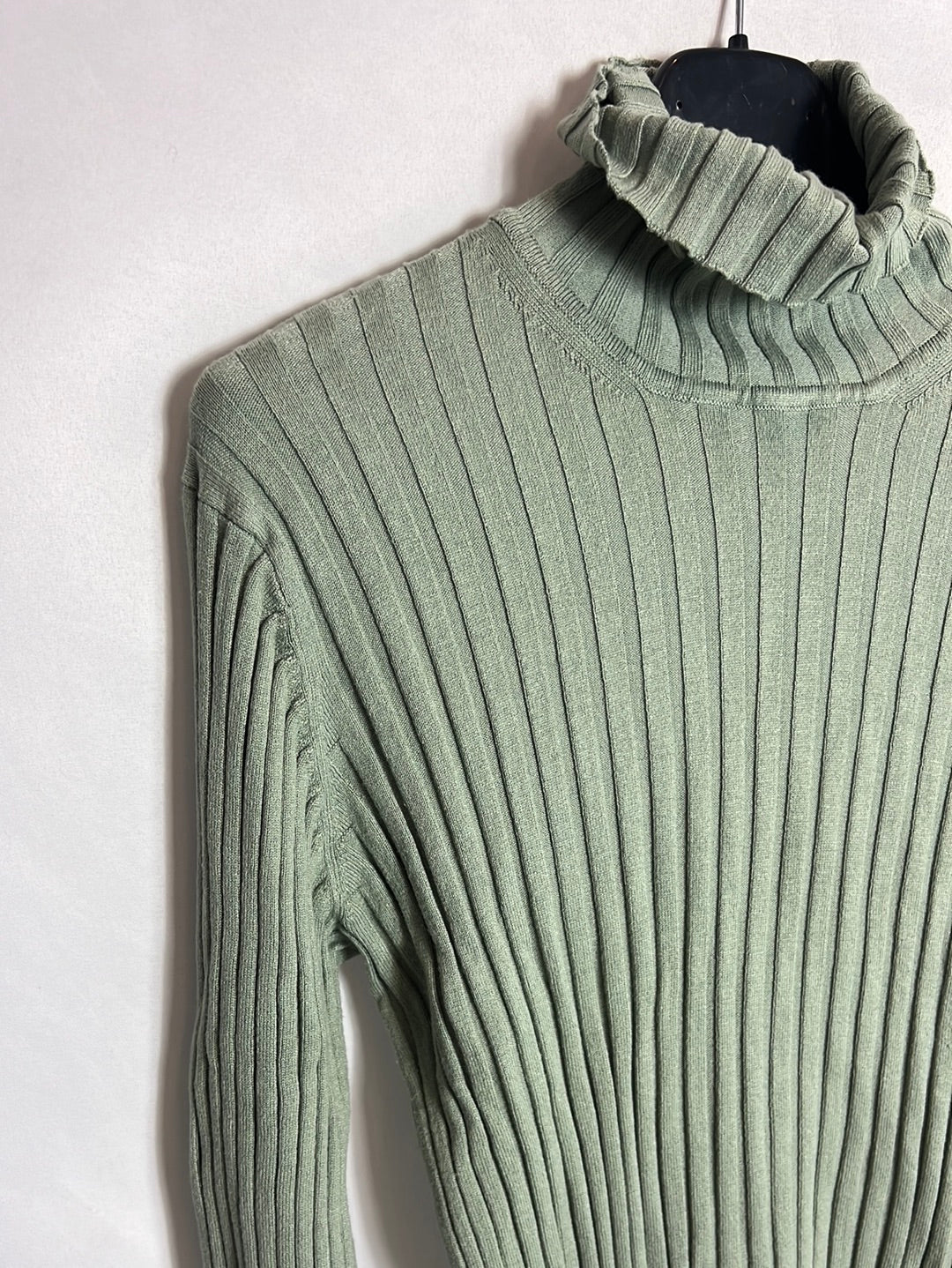 GREEN COAST. Jersey verde canalé. T M