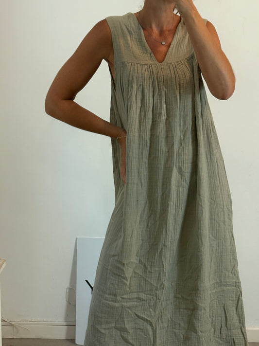 GO GENTLY  NATION. Vestido midi verde claro. T M