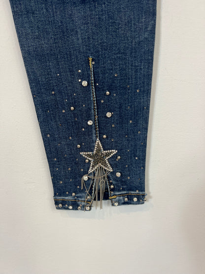 MISS BON BON. Denim pitillo detalle abalorios. T 38