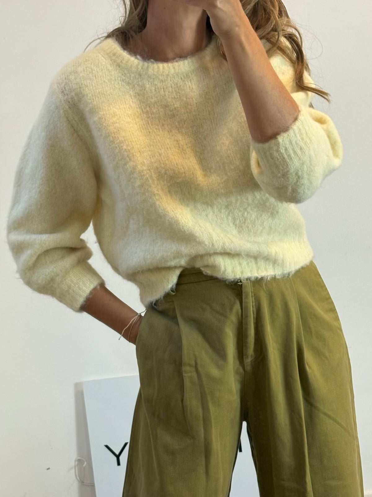 AMERICAN VINTAGE. Jersey amarillo pastel alpaca