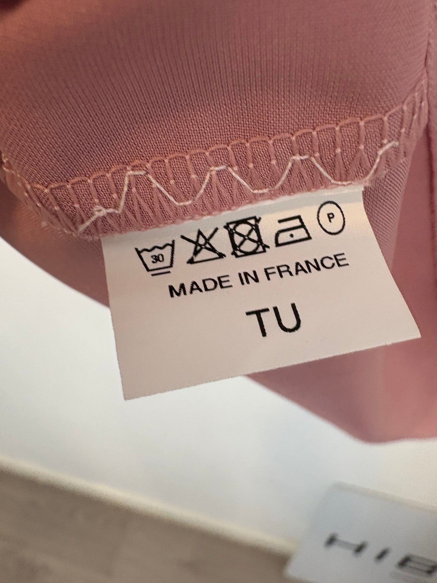 NURIA COBO. Blusa rosa satinada detalle manga