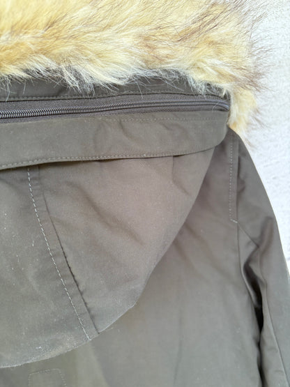 ZARA. Parka acolchada verde capucha. T S
