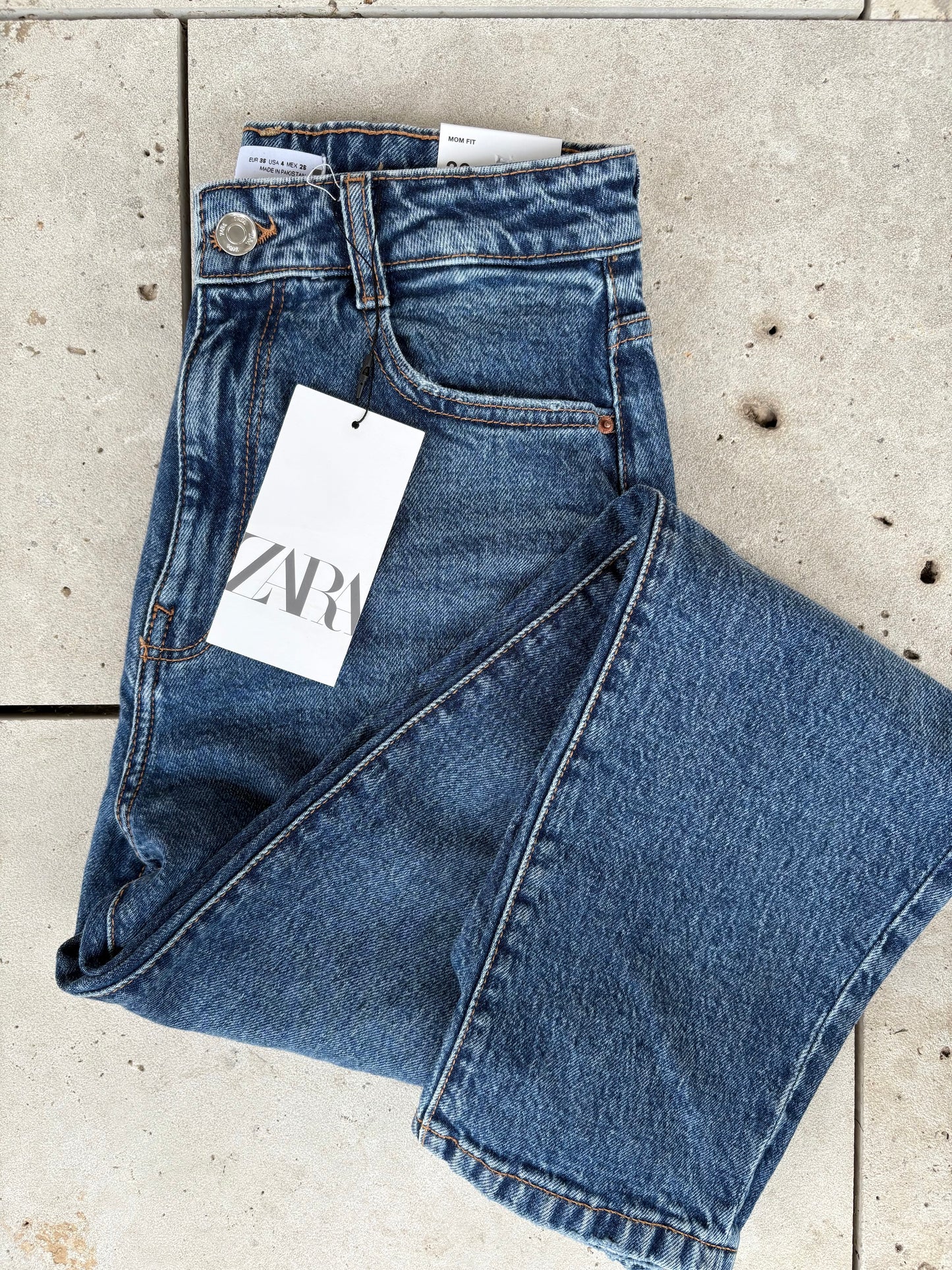 ZARA. Denim mom fit