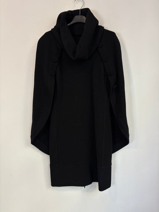 MIRIAM OCARIZ. Vestido negro textura capa