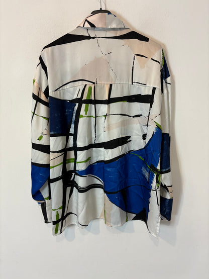 ZARA. Camisa fluida estampado geométrico