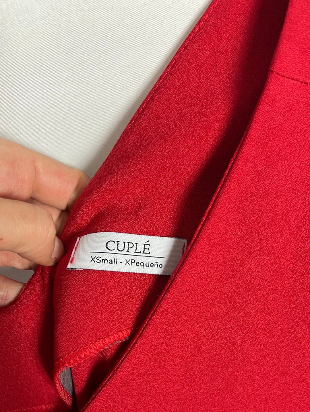 CUPLÉ. Vestido rojo botones T.xs