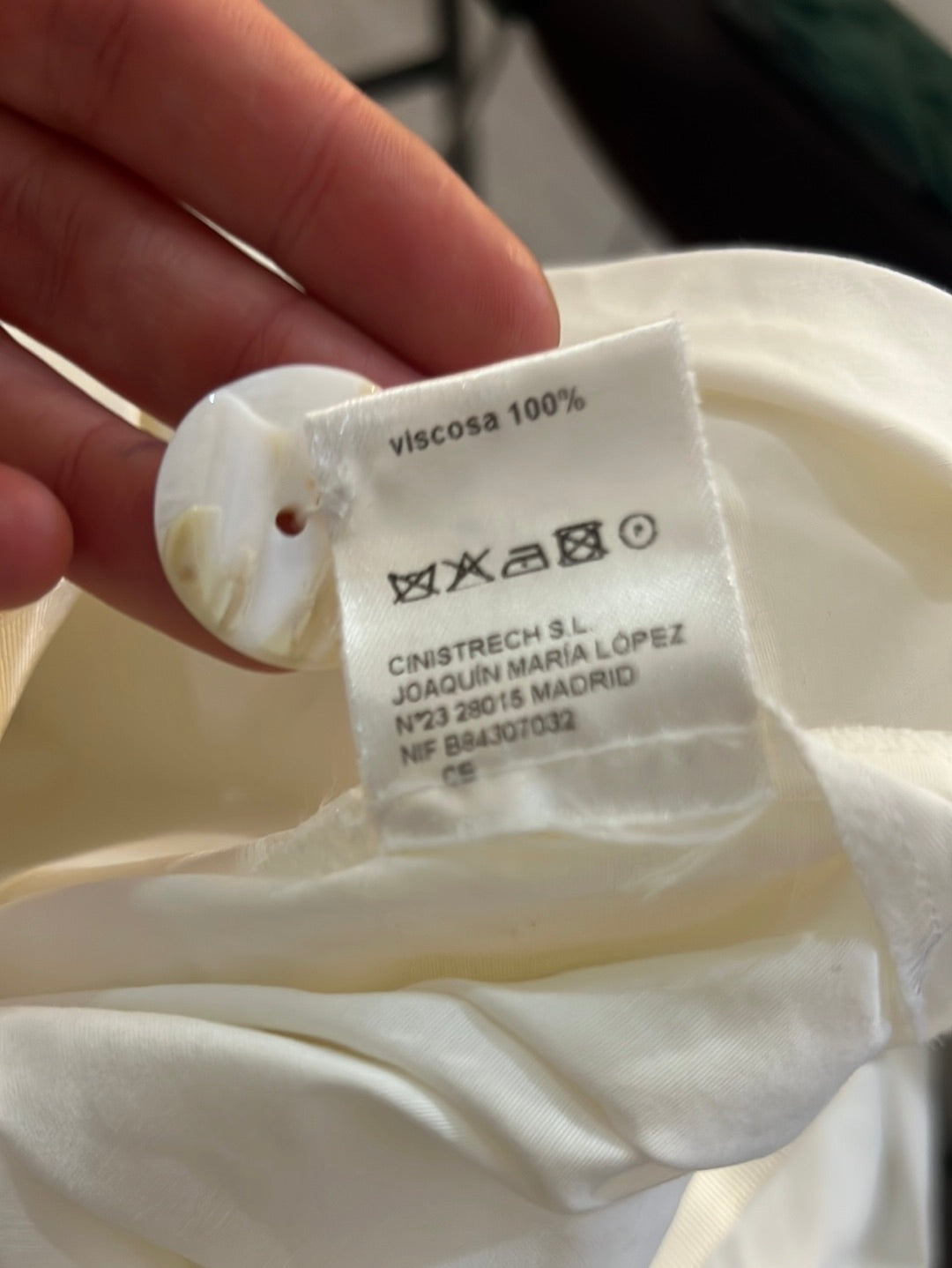 UMO COLLECTION .Falda blanca midi asimétrica T.36