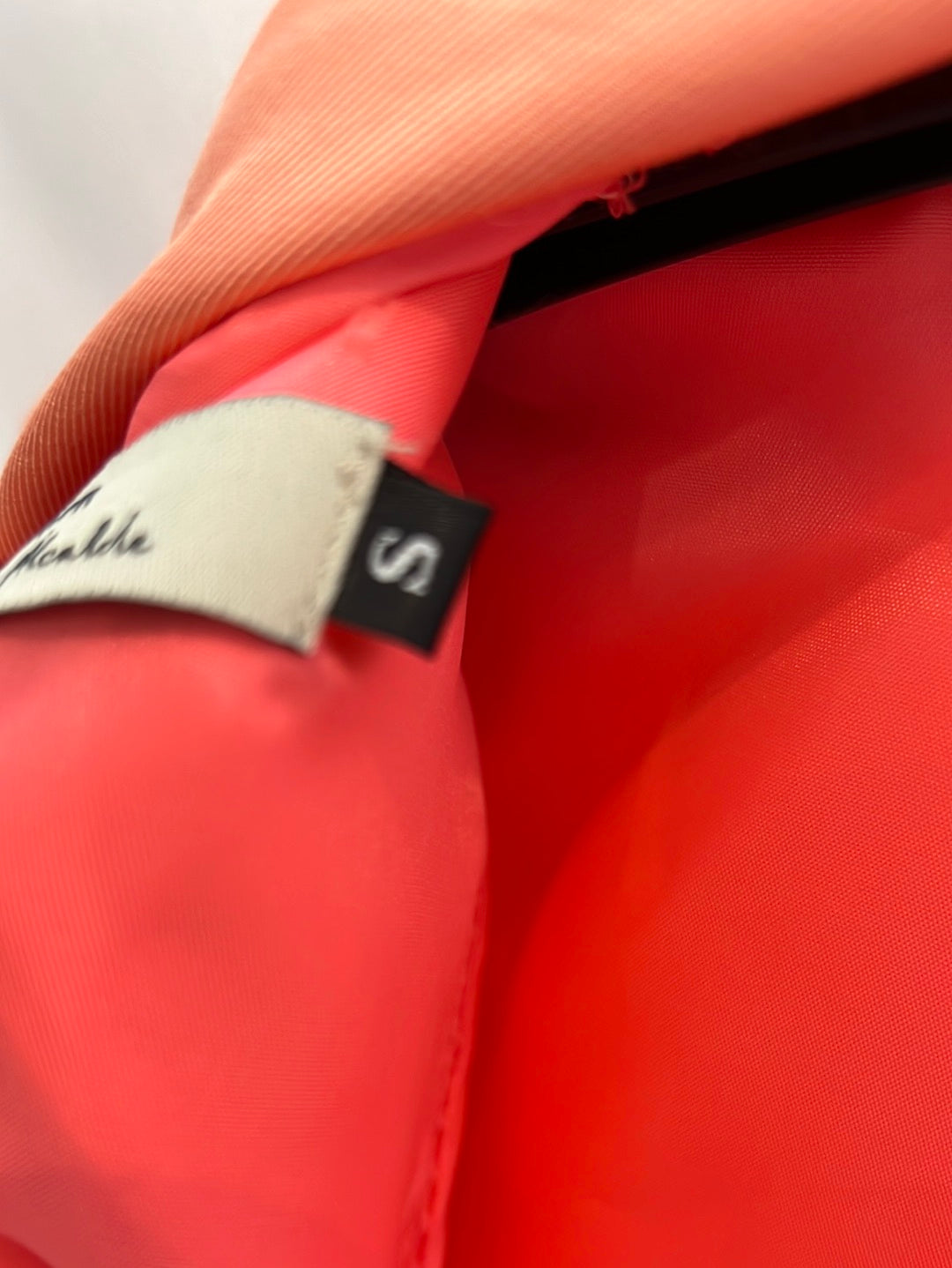 INÉS MARTIN ALCALDE. Salmon satin back top. TS