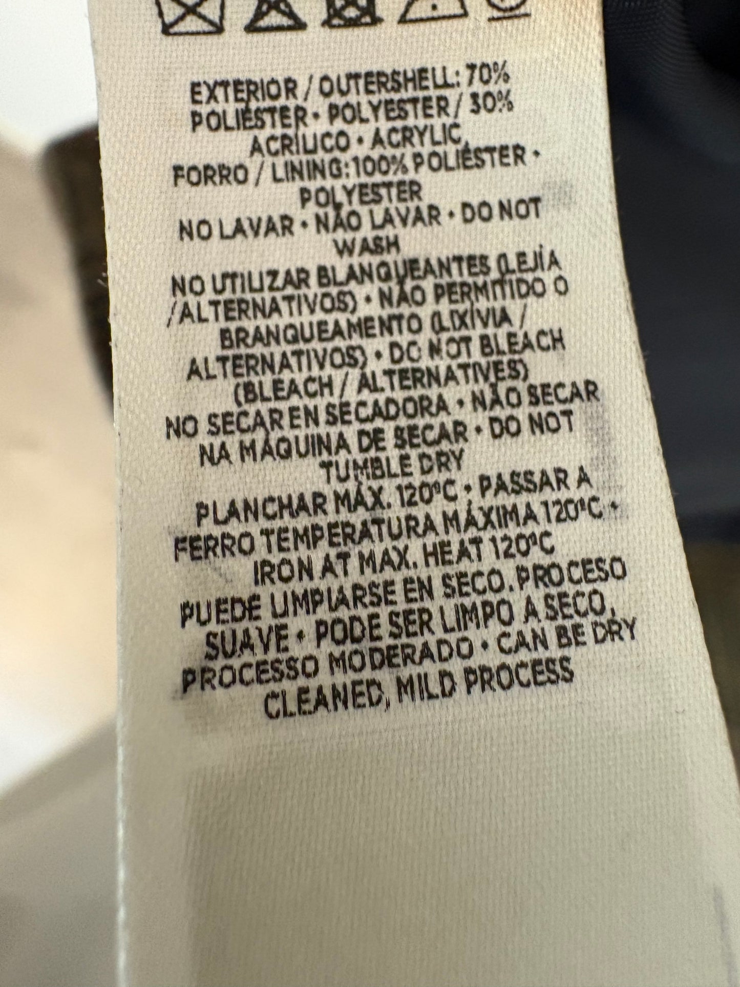 Abrigo cuadros detalles en terciopelo