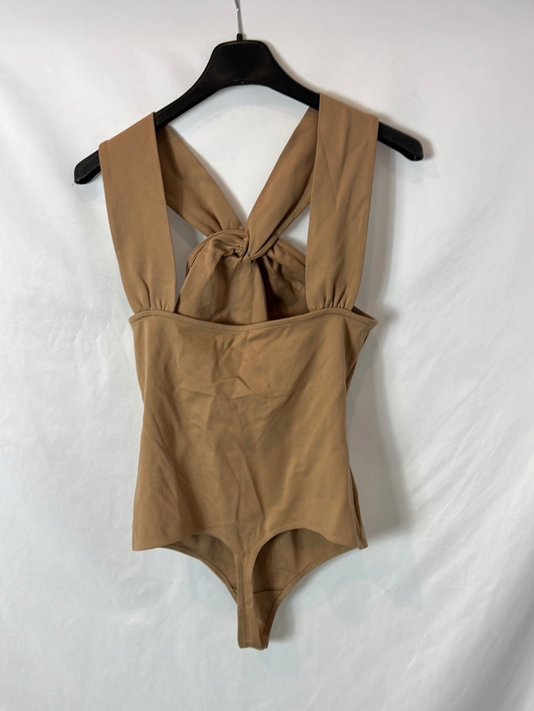 LOVERS AND FRIENDS. Body beige cuello nudo. T M