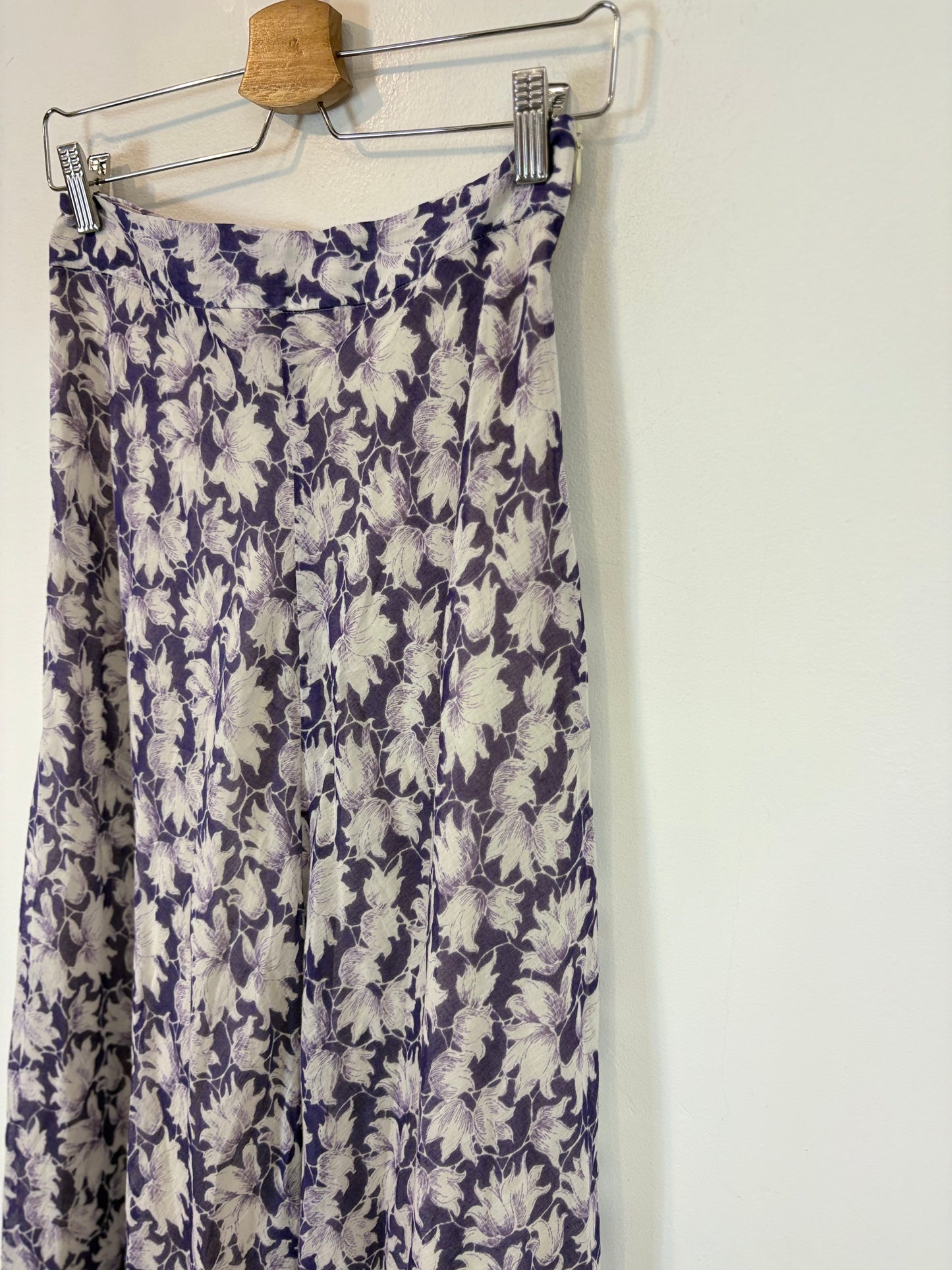 MASSCOB. Falda midi estampada vuelo
