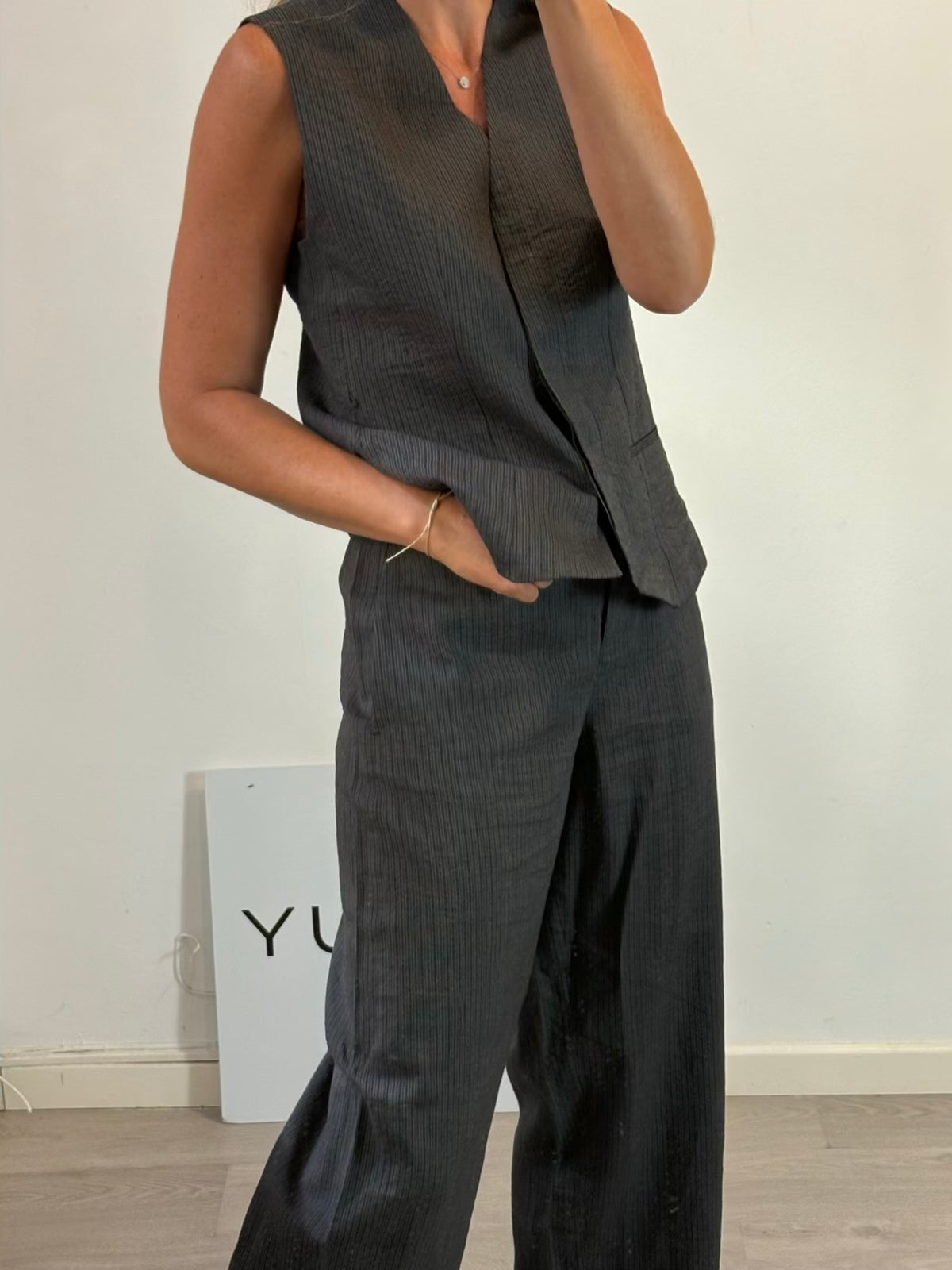 MASSIMO DUTTI. Conjunto gris marengo textura
