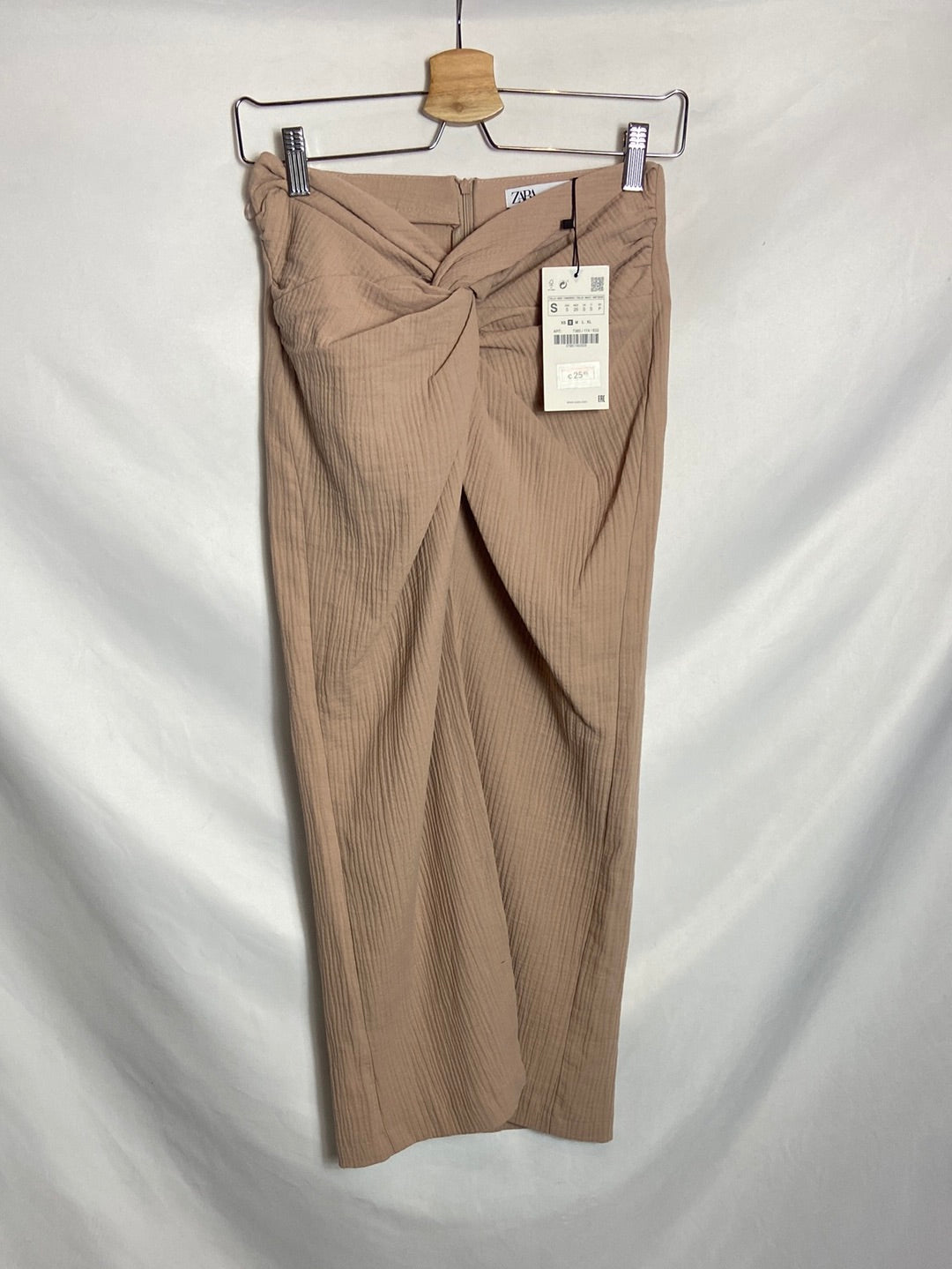 ZARA. Falda midi beige nudo T.s