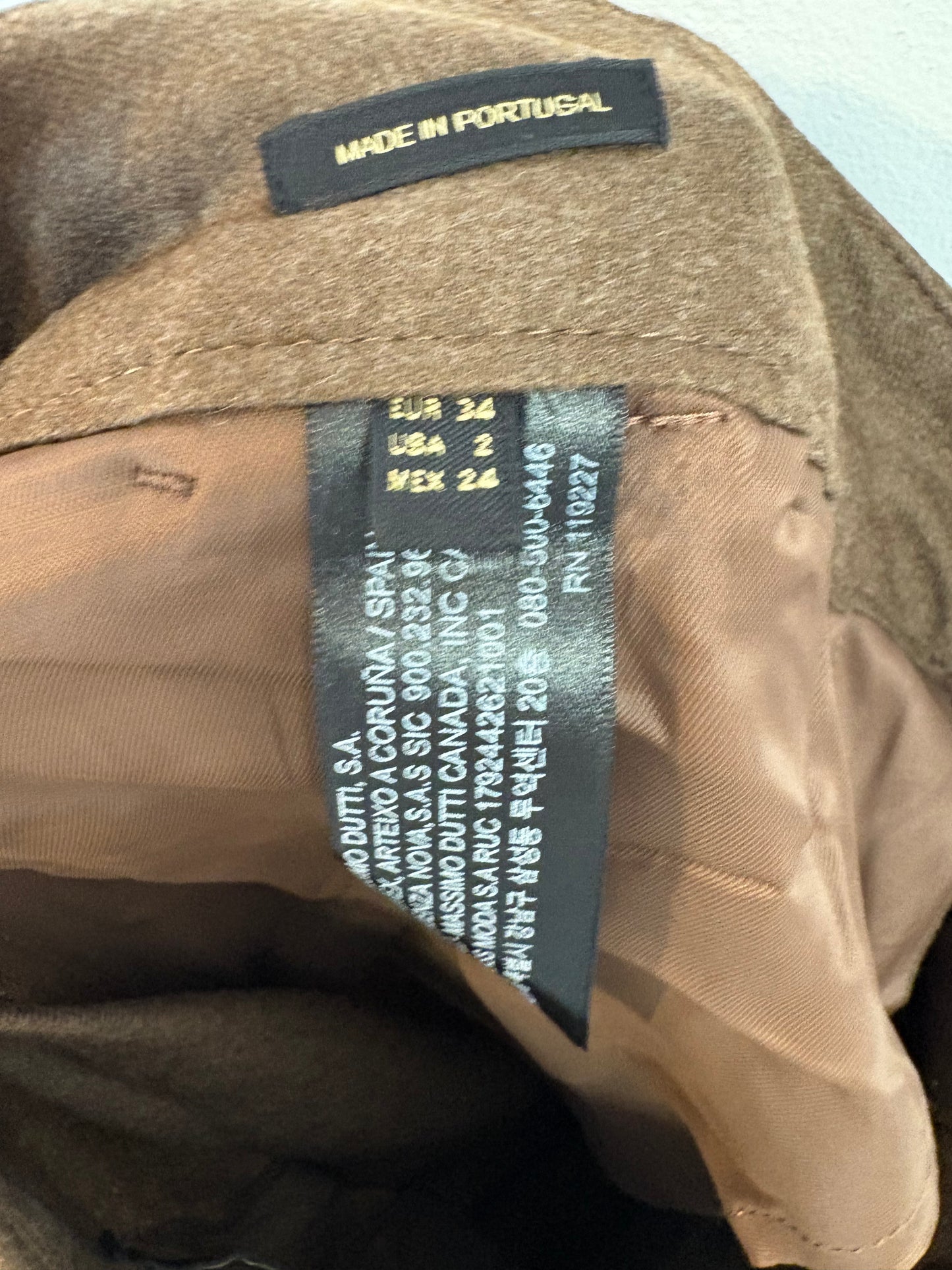 MASSIMO DUTTI. Pantalón pinzas lana marrón