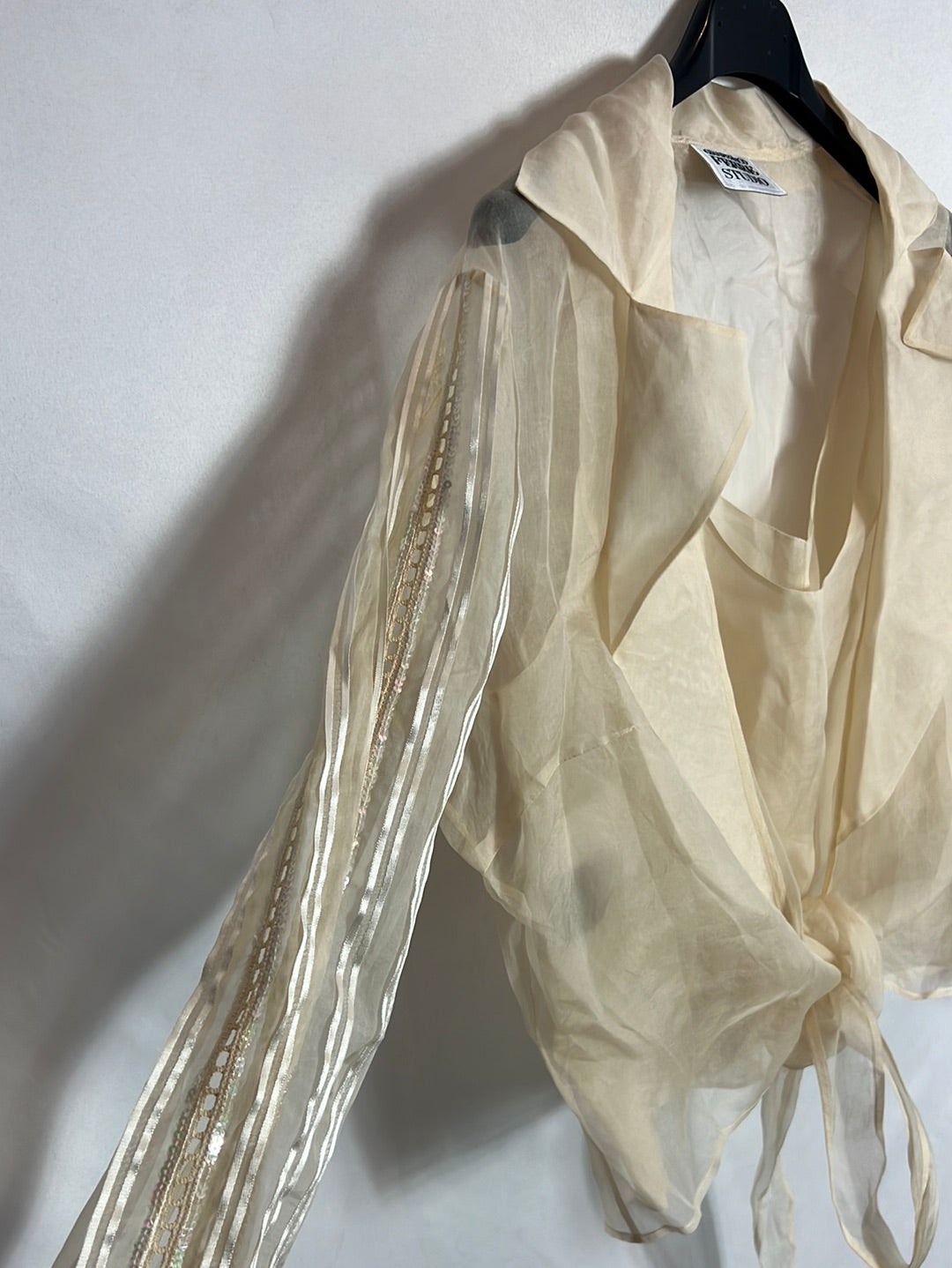 GIANFRANCO FERRÉ. Silk set with sleeve detail. Size 42