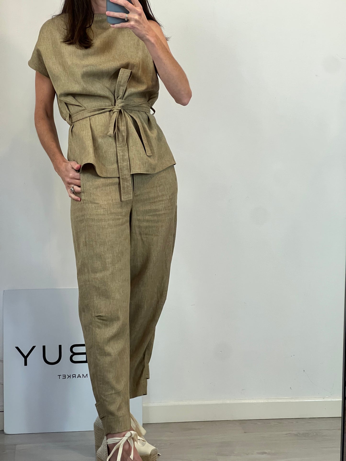 ZARA. Conjunto de lino marrón