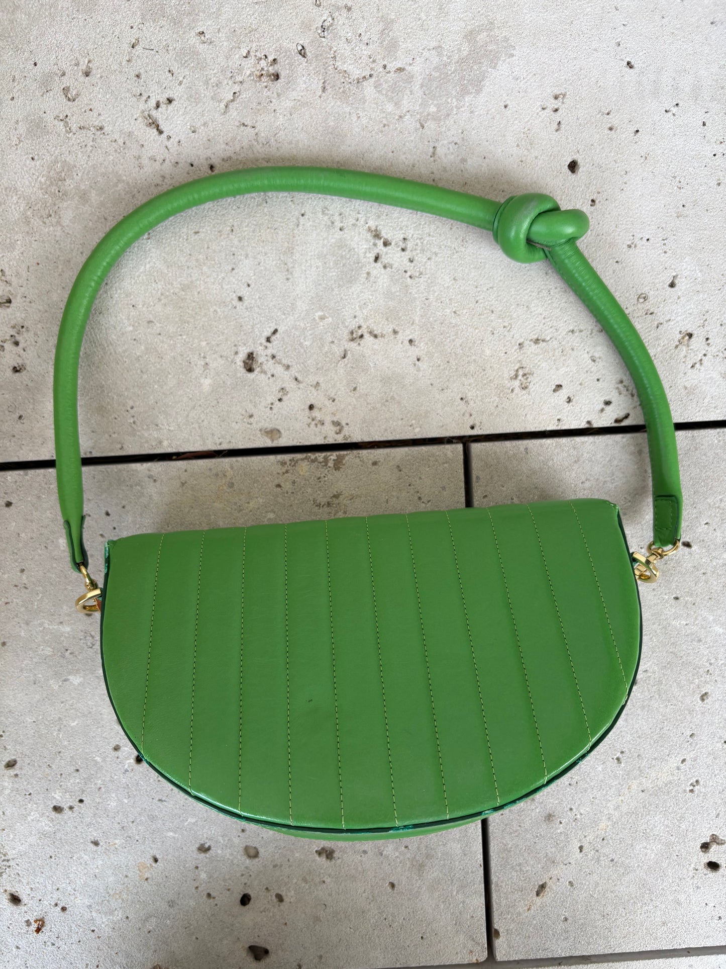 BAKARI. Bolso piel verde