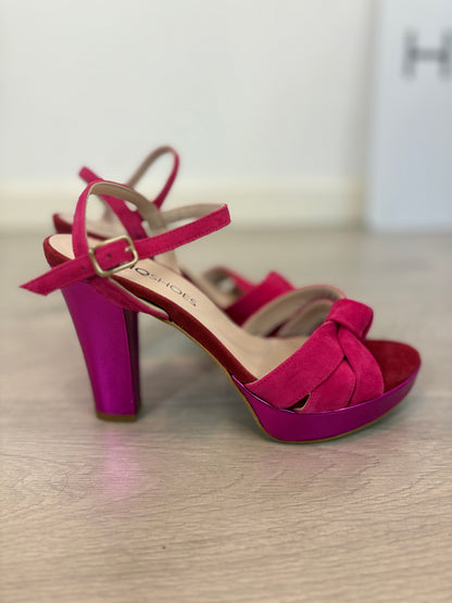 UNIQSHOES. Fuchsia double-textured sandals. Size 39