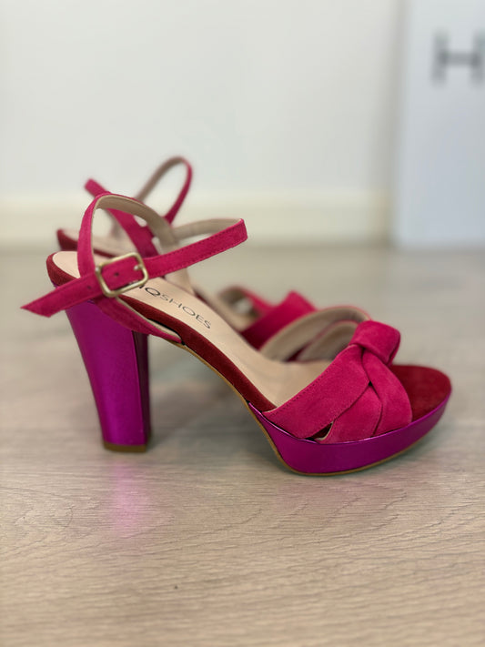 UNIQSHOES. Sandalias fucsia doble texturas. T 39