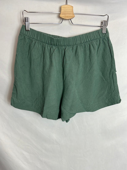 OTRAs. Bermudas verdes efecto lino. T M