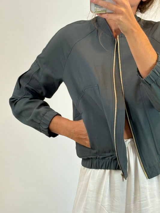 TARA JARMON. Bomber fluida verde oscuro. T 36