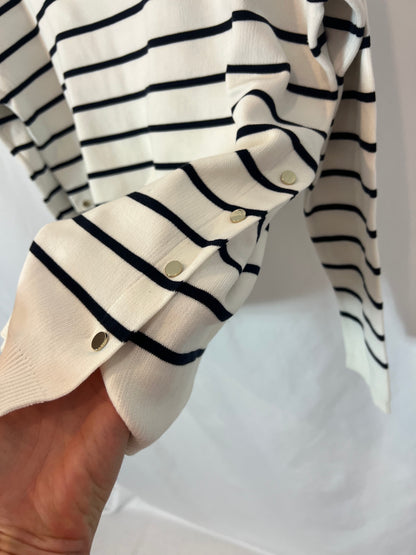 MASSIMO DUTTI. Jersey blanco rayas detalle botones. T S