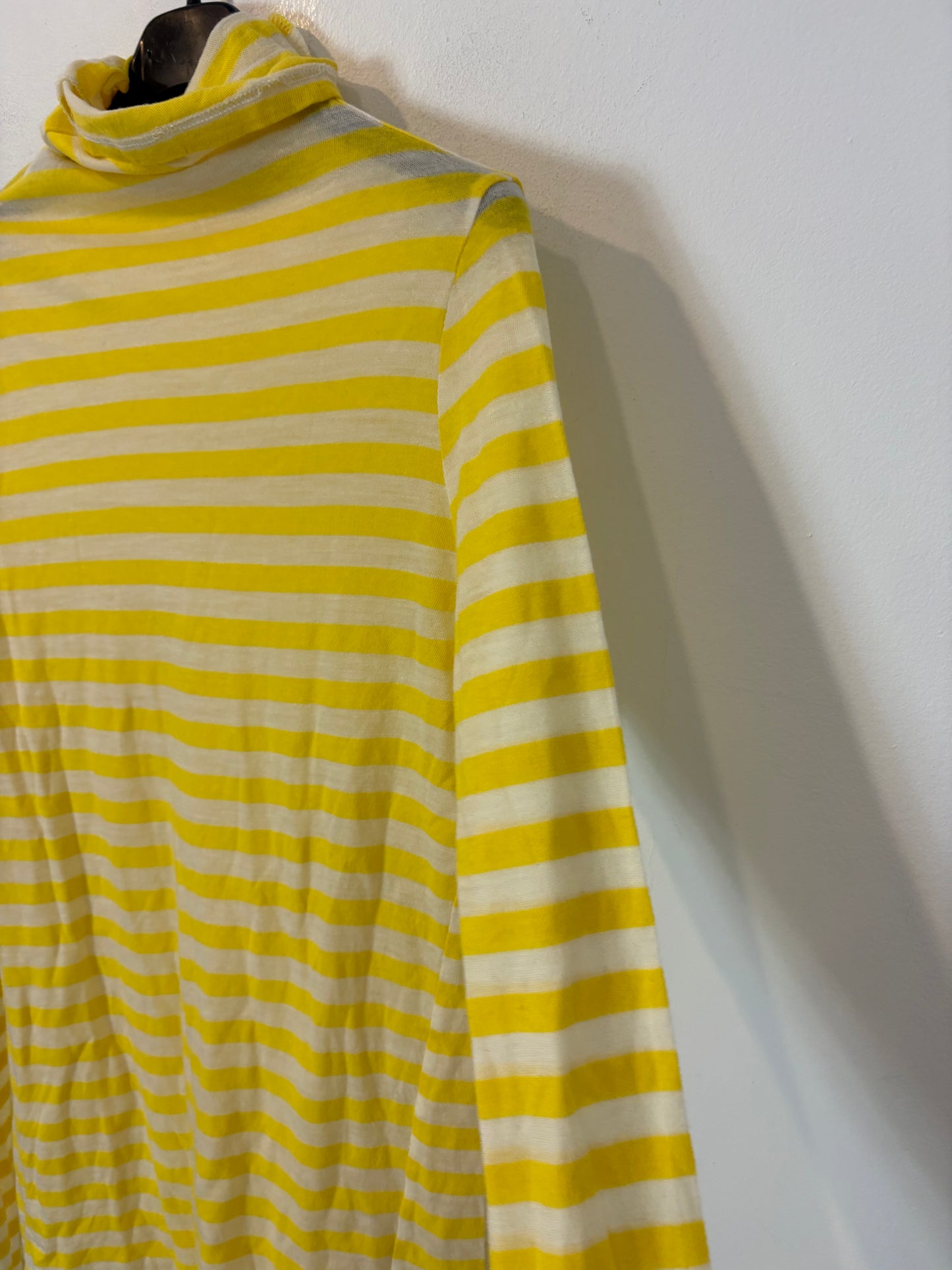 PHISIQUE DU ROLE. Top punto rayas