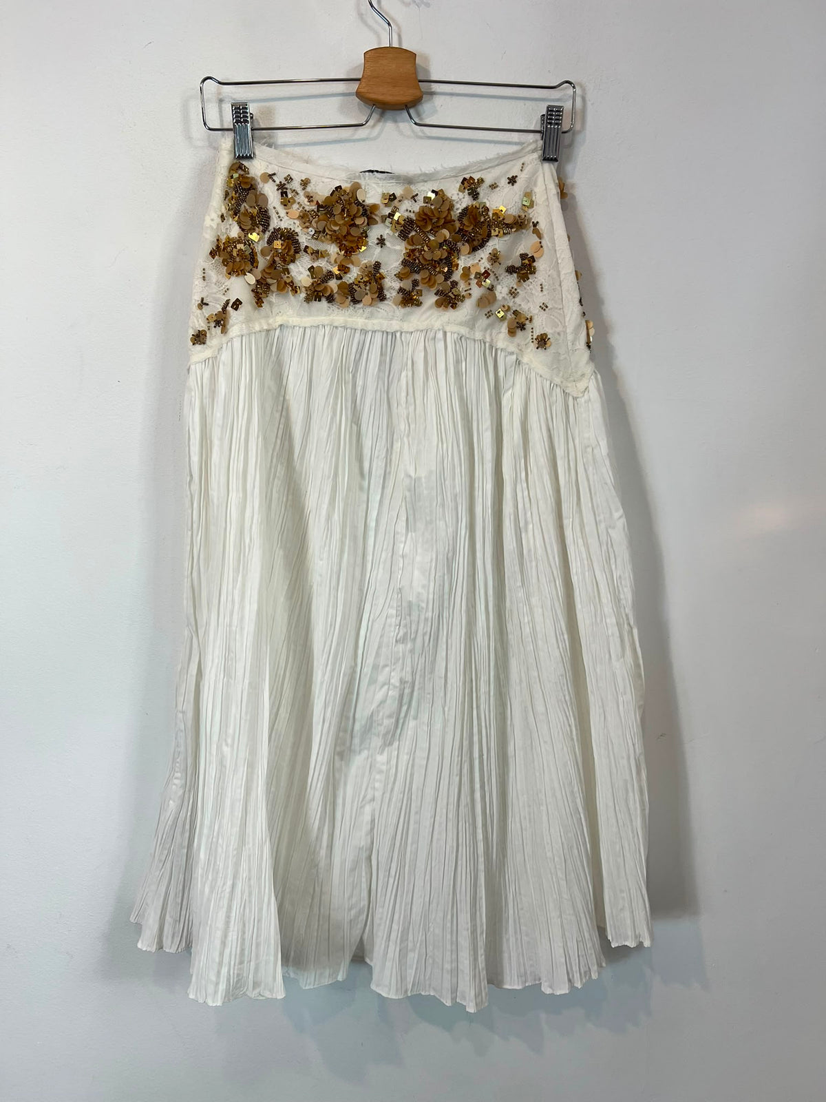 ZARA. Falda midi abalorios