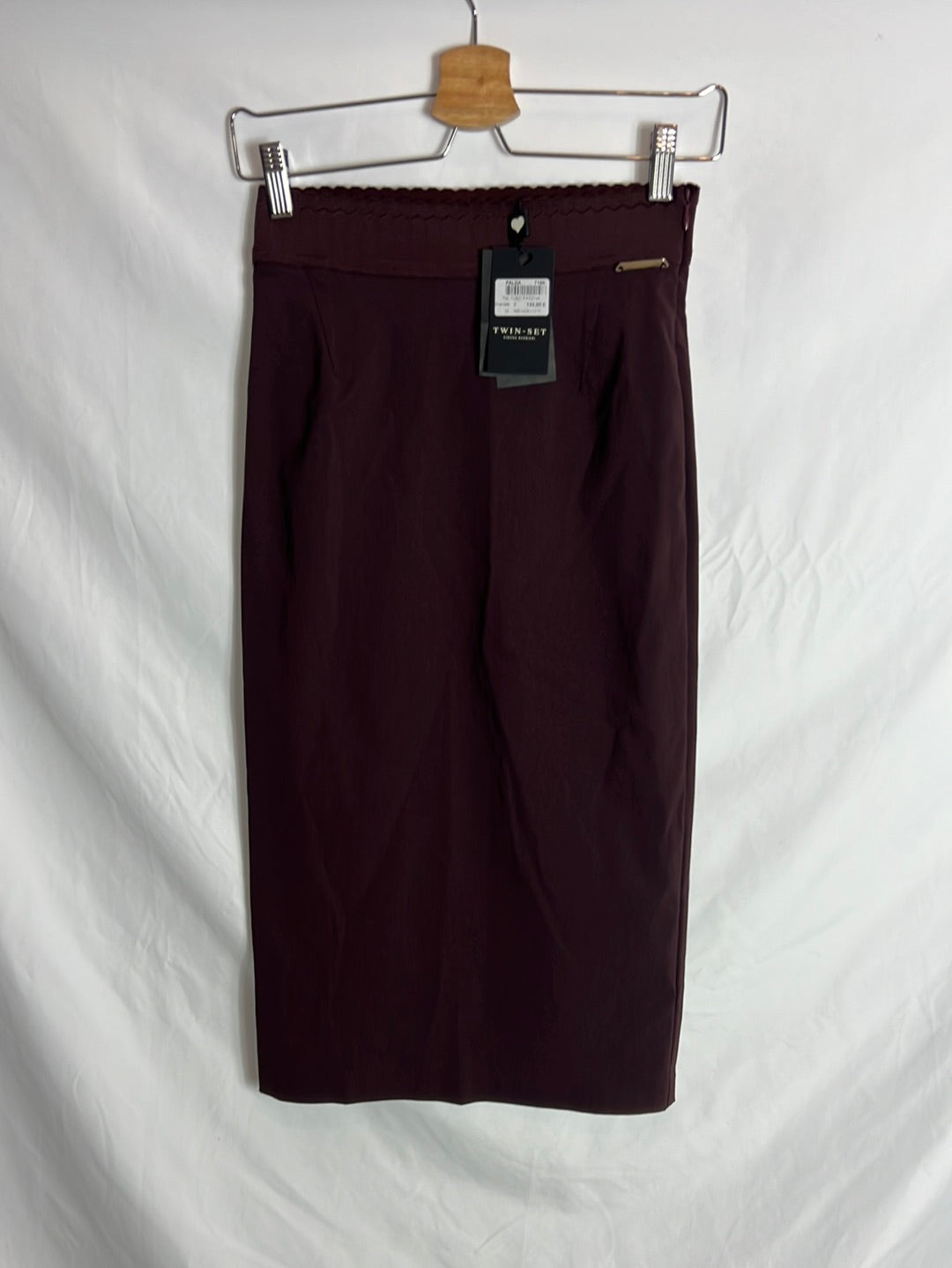 TWIN-SET. Maroon elastic midi skirt. T.S.