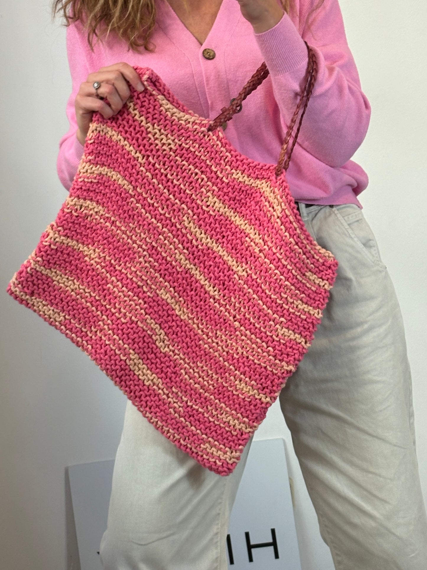 OTRAS. Bolso punto hecho a mano
