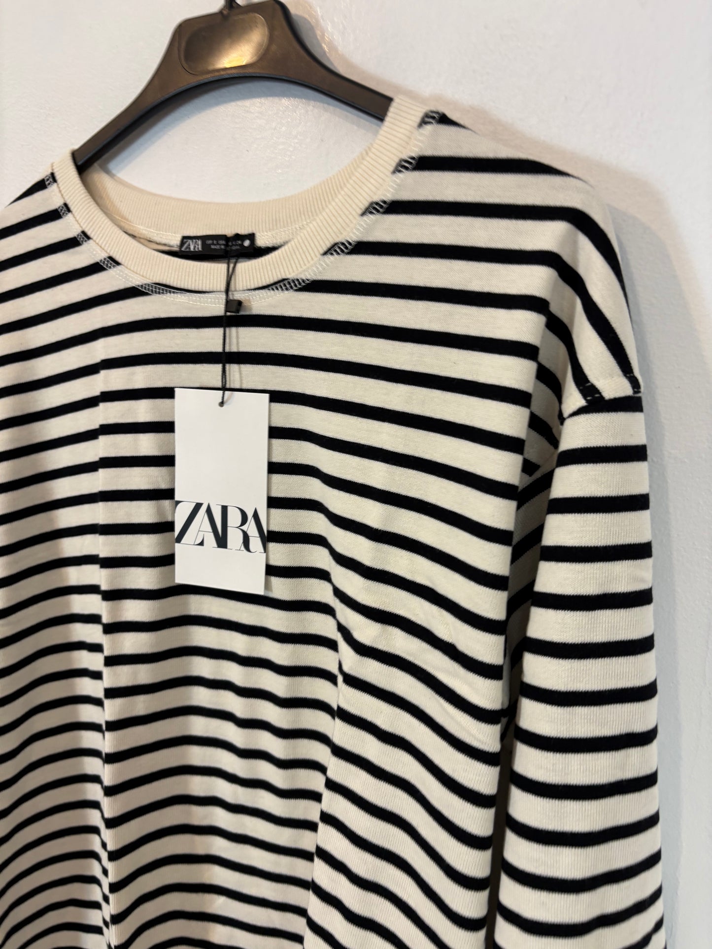 ZARA. Sudadera beige fina rayas . T S