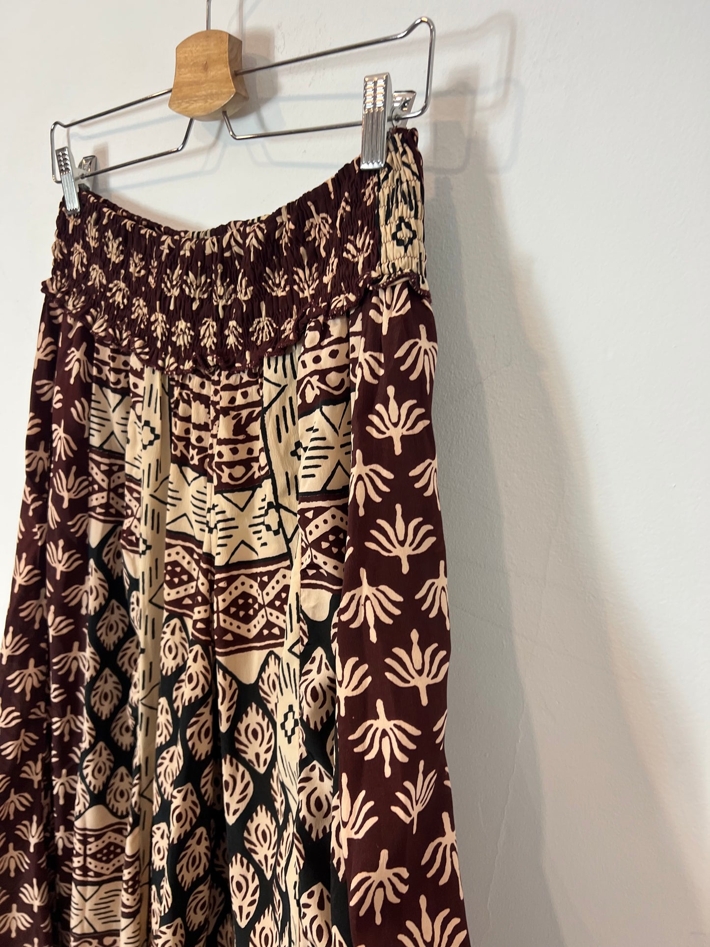 OTHERS. Total look: flowing trousers and YOUR top