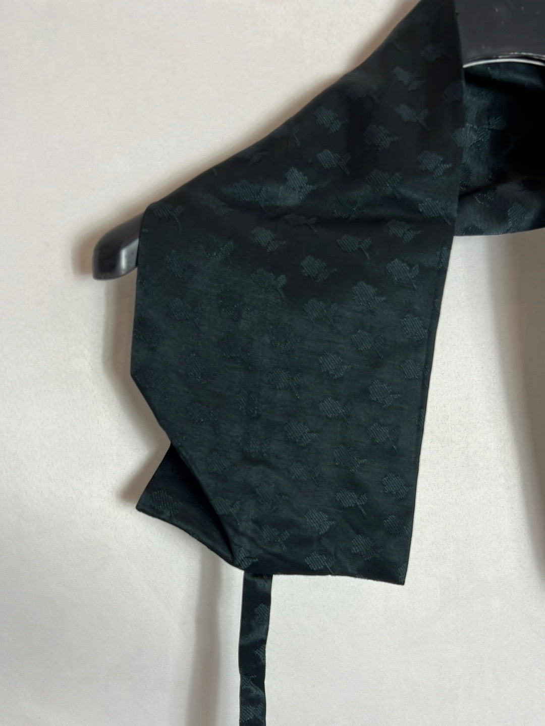 ZARA. Asymmetrical green satin top. TS