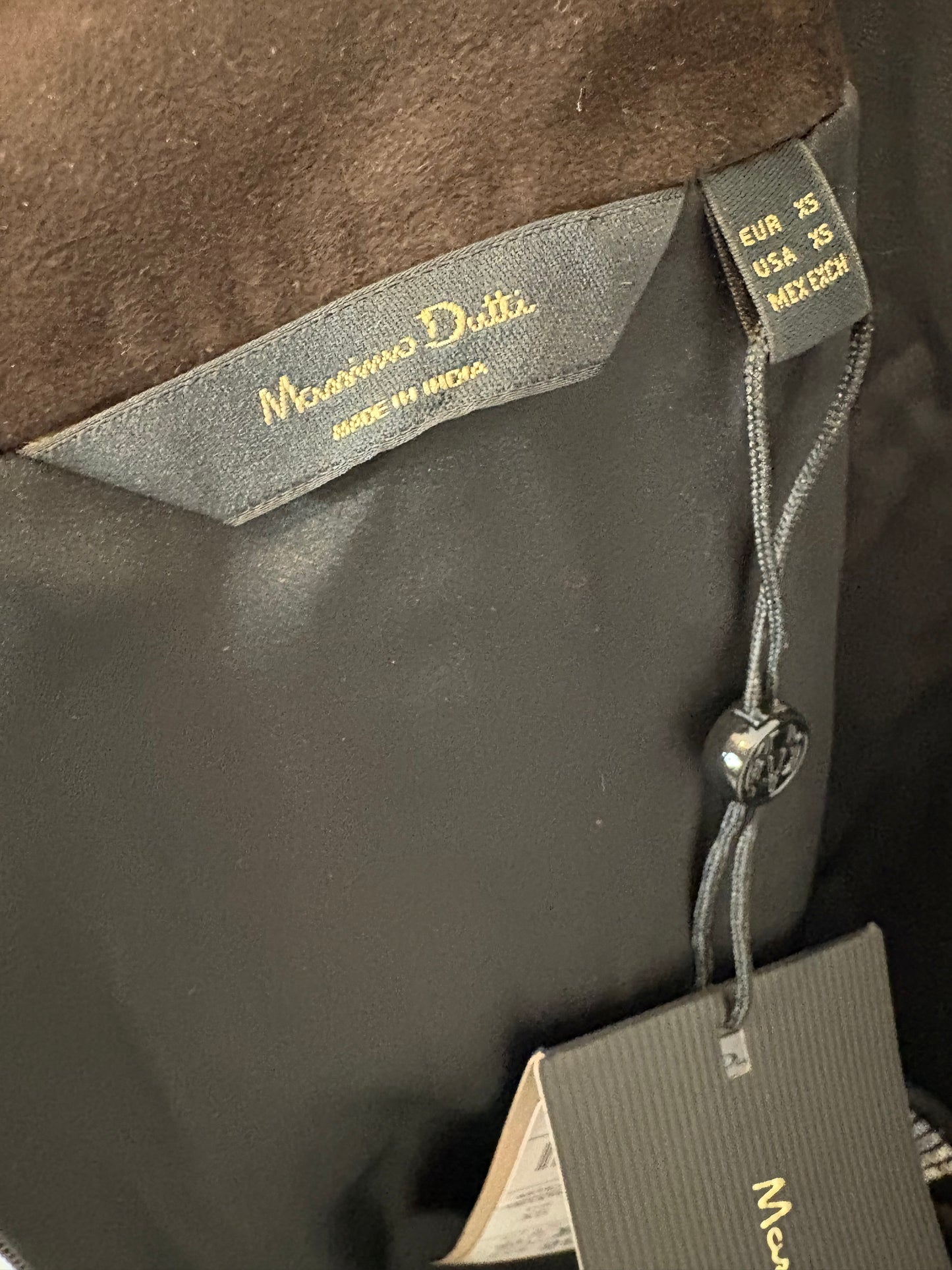 MASSIMO DUTTI. Vestido midi piel