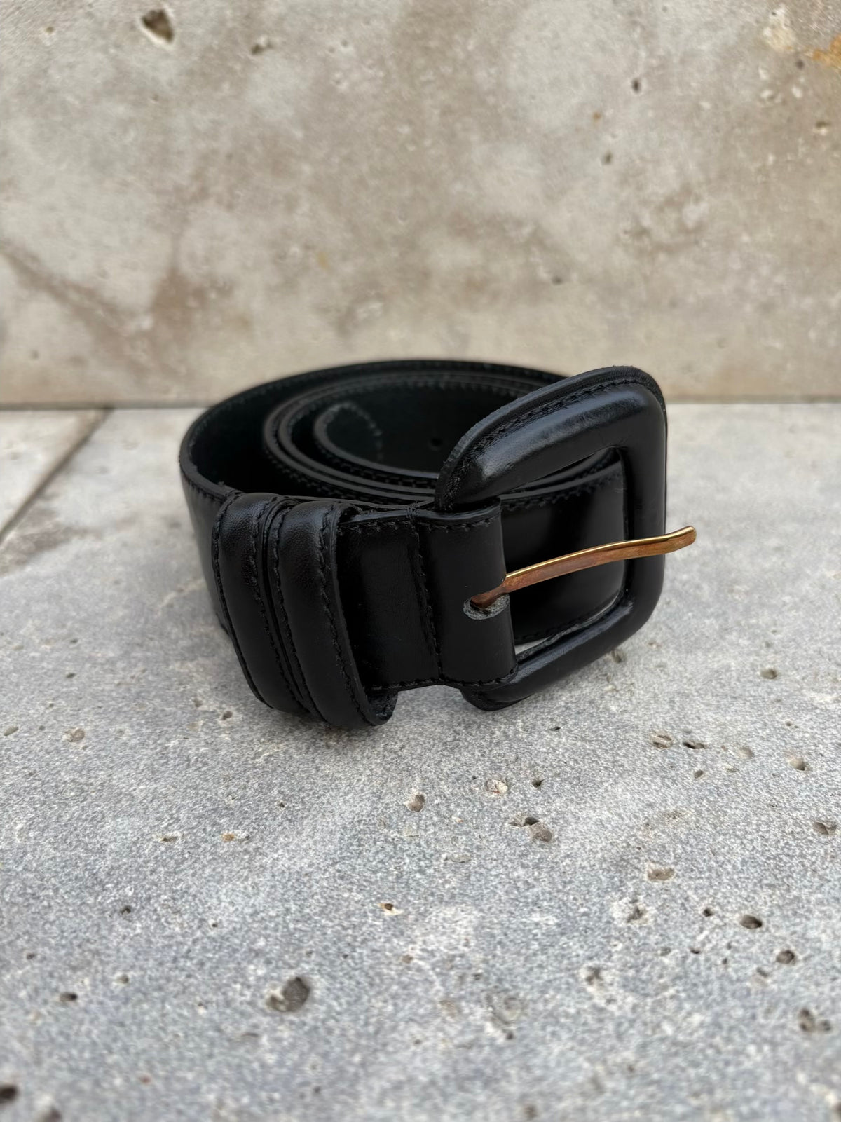 ZARA. Cinturón piel negro