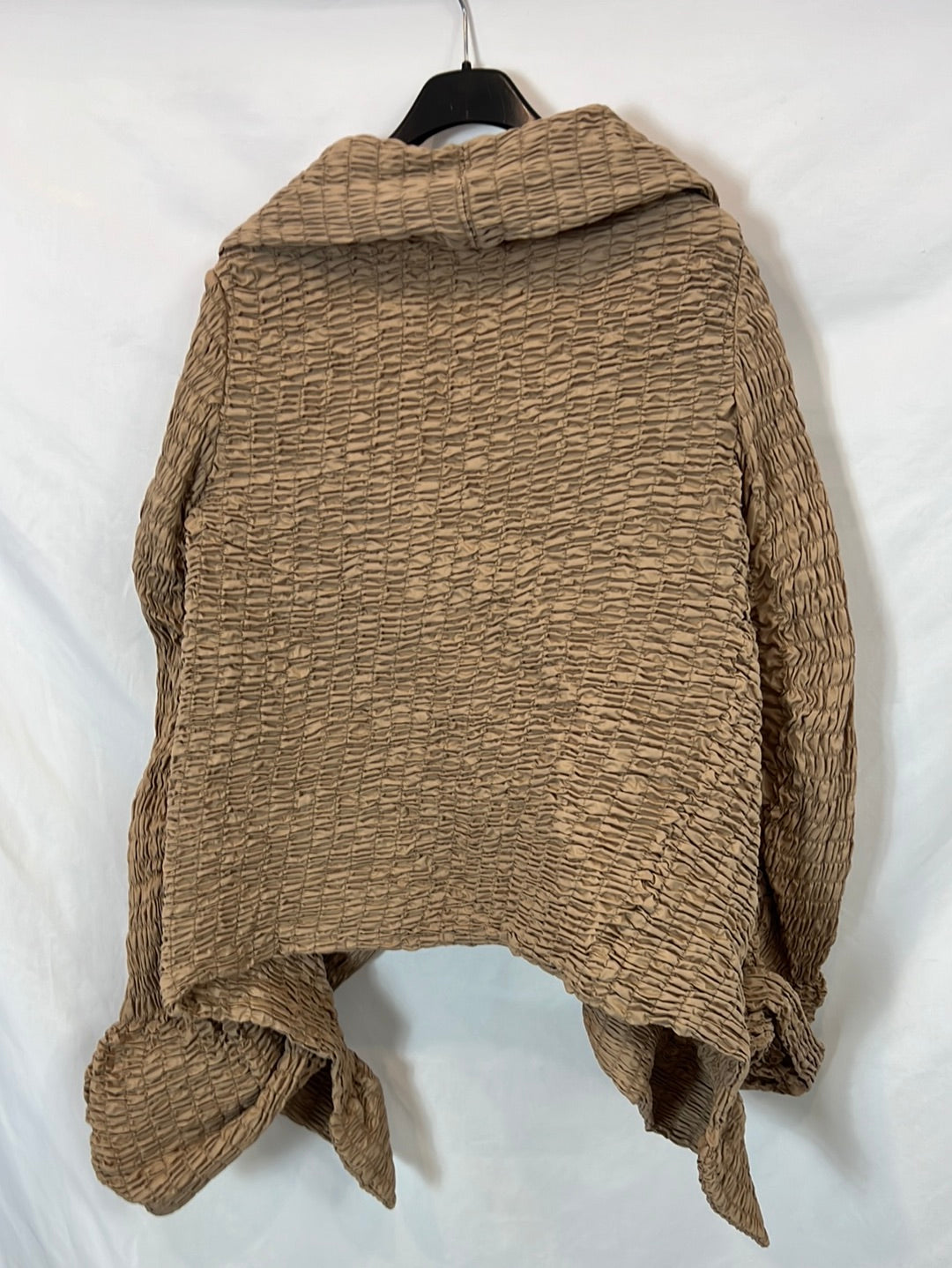 DRIES VAN NOTEN. Beige gathered jacket. TS